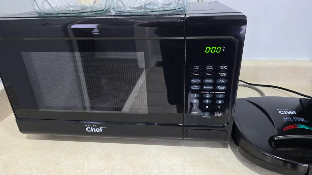 Master Chef Microwave and Sandwich Maker thumbnail