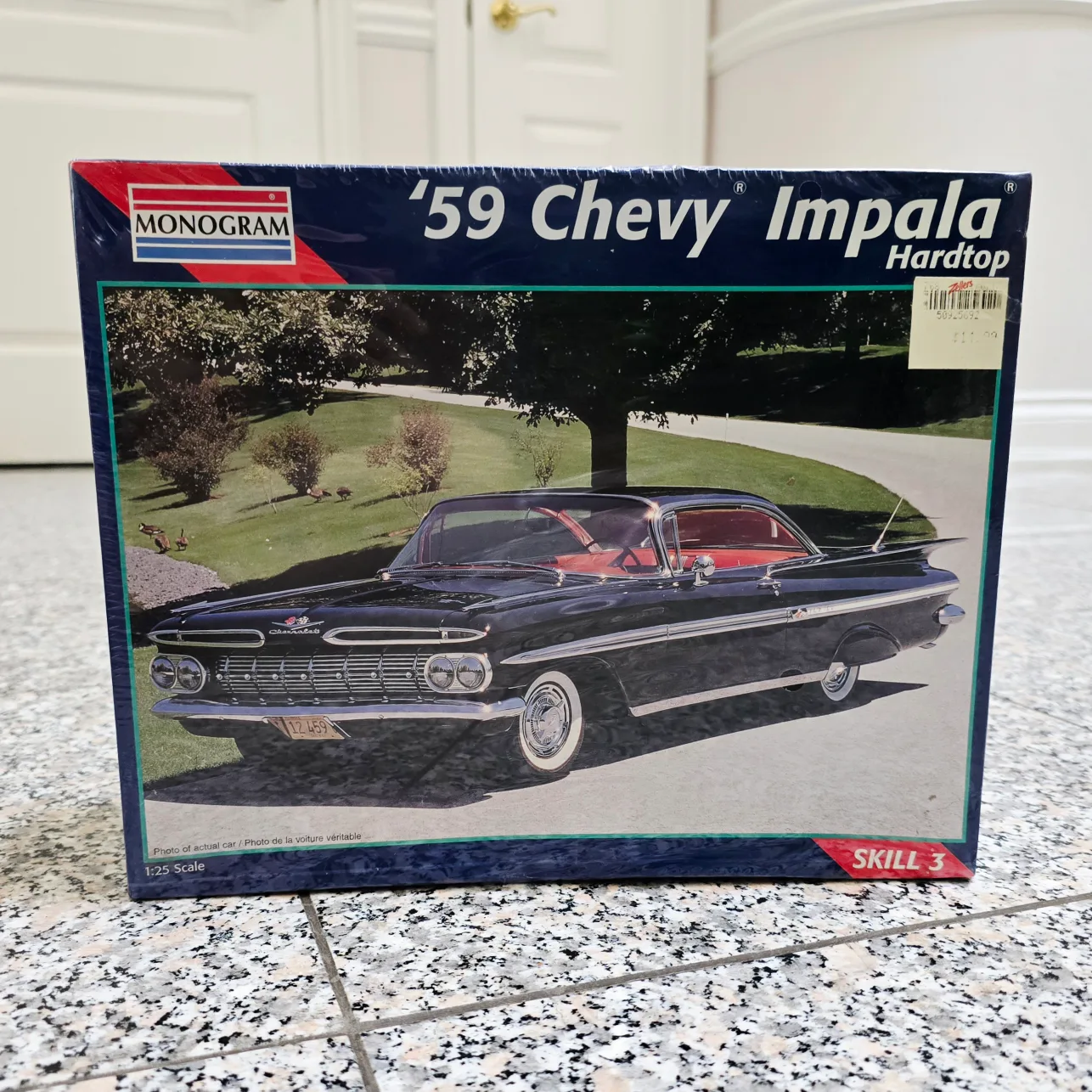 Monogram 1959 Chevy Impala Hardtop Model 1:25 Scale thumbnail
