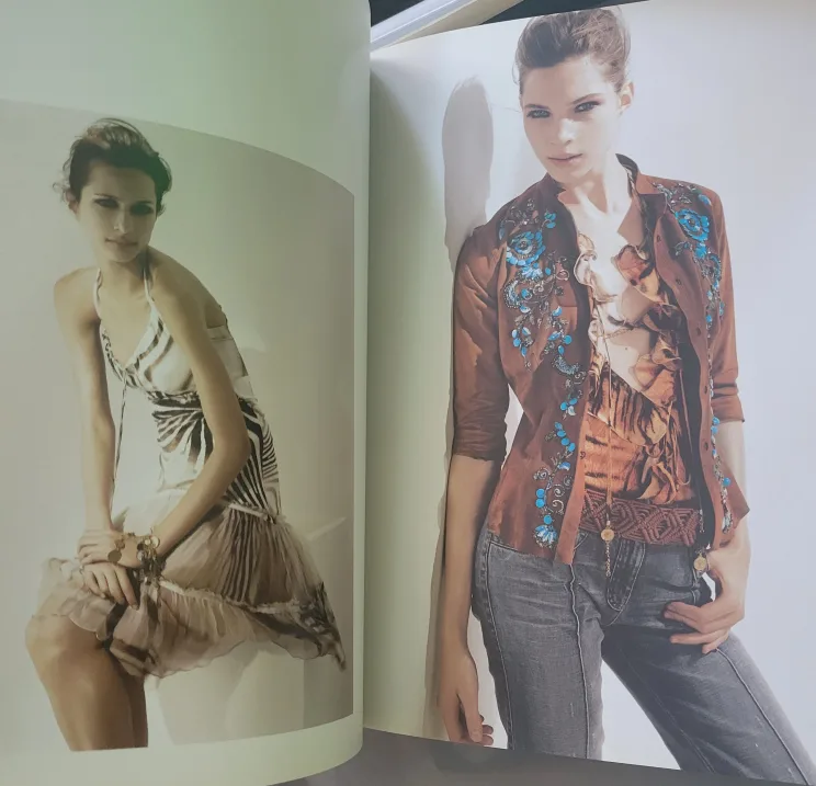 Roberto Cavalli S/S 05 Fashion Book image indicator(10)