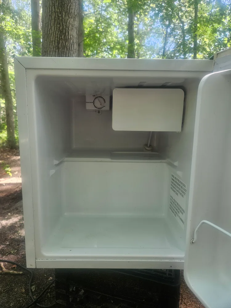 Emerson Mini Fridge image indicator(2)