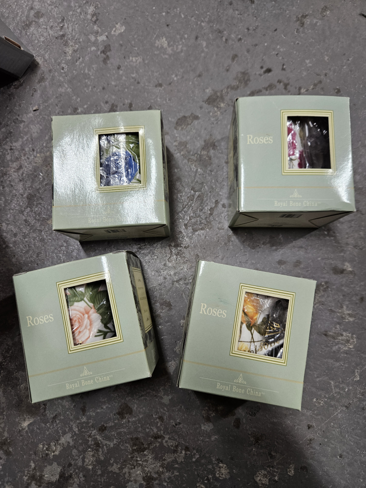 Royal Bone China Roses Collector's Mugs set of 5 and set of 4 - photo 3
