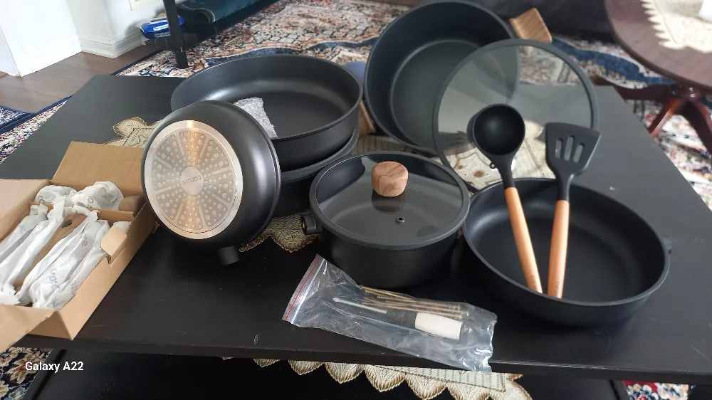 Carote Nonstick Cookware Set - New in Box! image indicator(3)