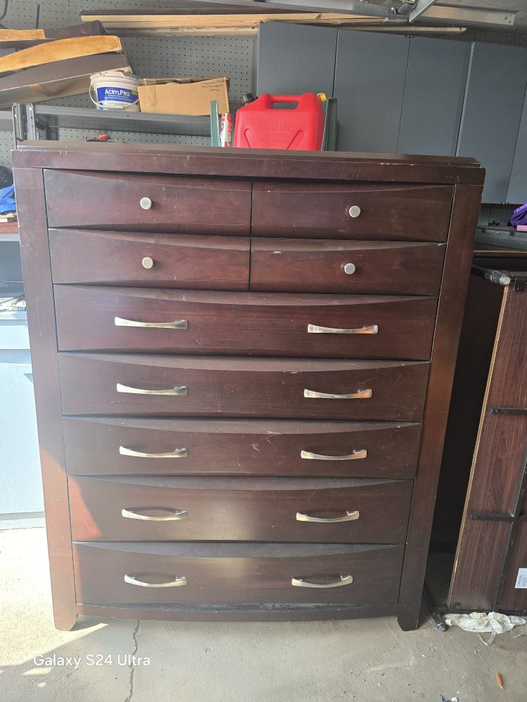 Casana 8-Drawer Dresser
