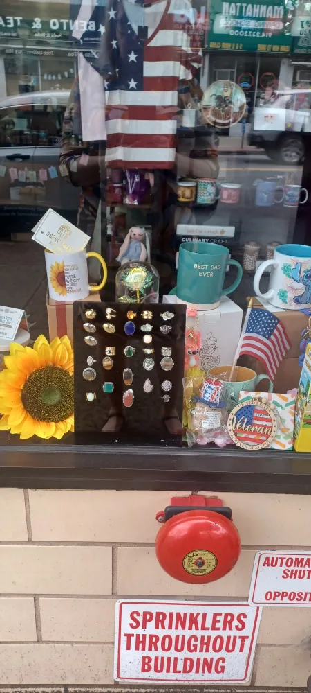 Eno h Serenity Haven Gift Shop image indicator(5)