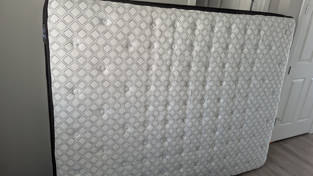Sealy Posturepedic Mattress - photo 2