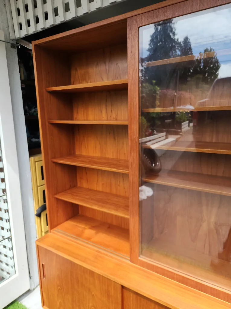 Wooden Display Cabinet with Sliding Doors image indicator(6)