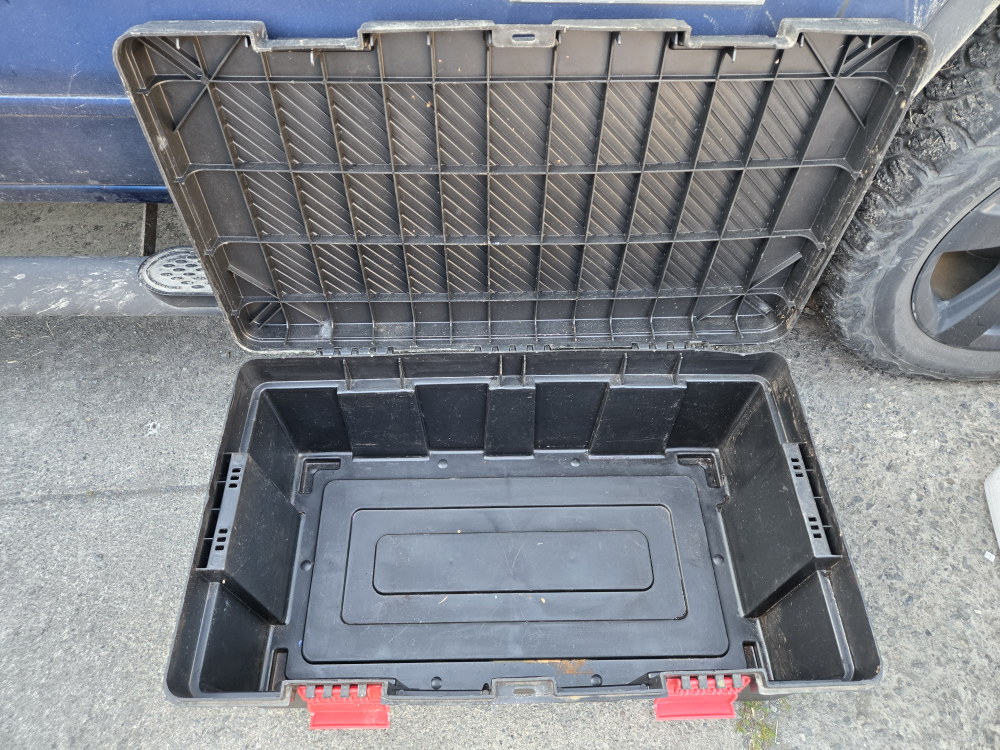 storage locker/ tool box/ storage bin - photo 5