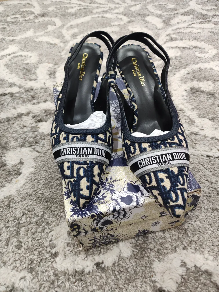 Christian Dior Slingback Heels image indicator(2)