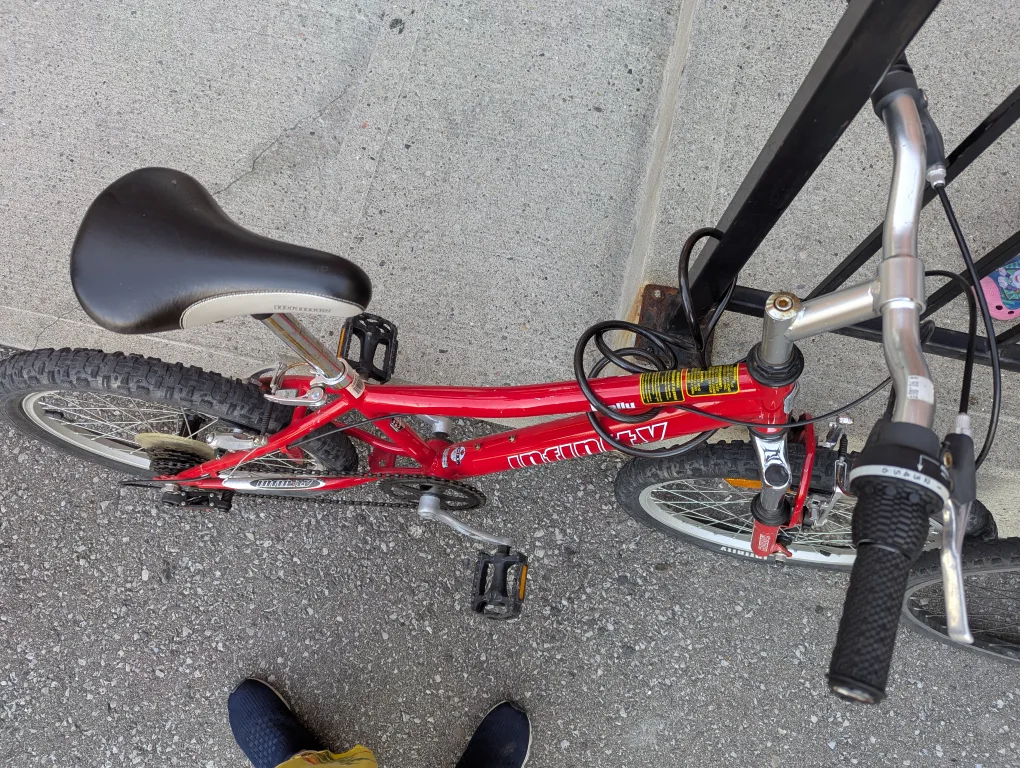 Infinity Kids' Red Mountain Bike image indicator(2)