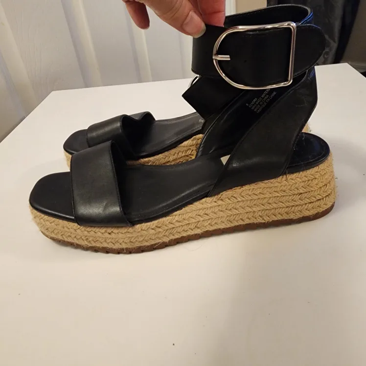 NEW * Design Lab Black Espadrille Platform Sandals - Size 8 thumbnail