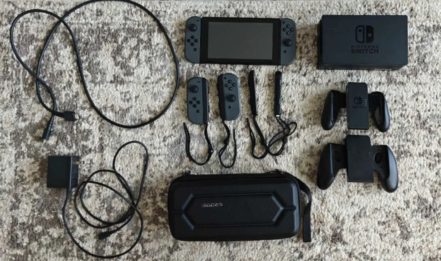 Nintendo Switch Bundle (Version 2) (like new, barely used) thumbnail