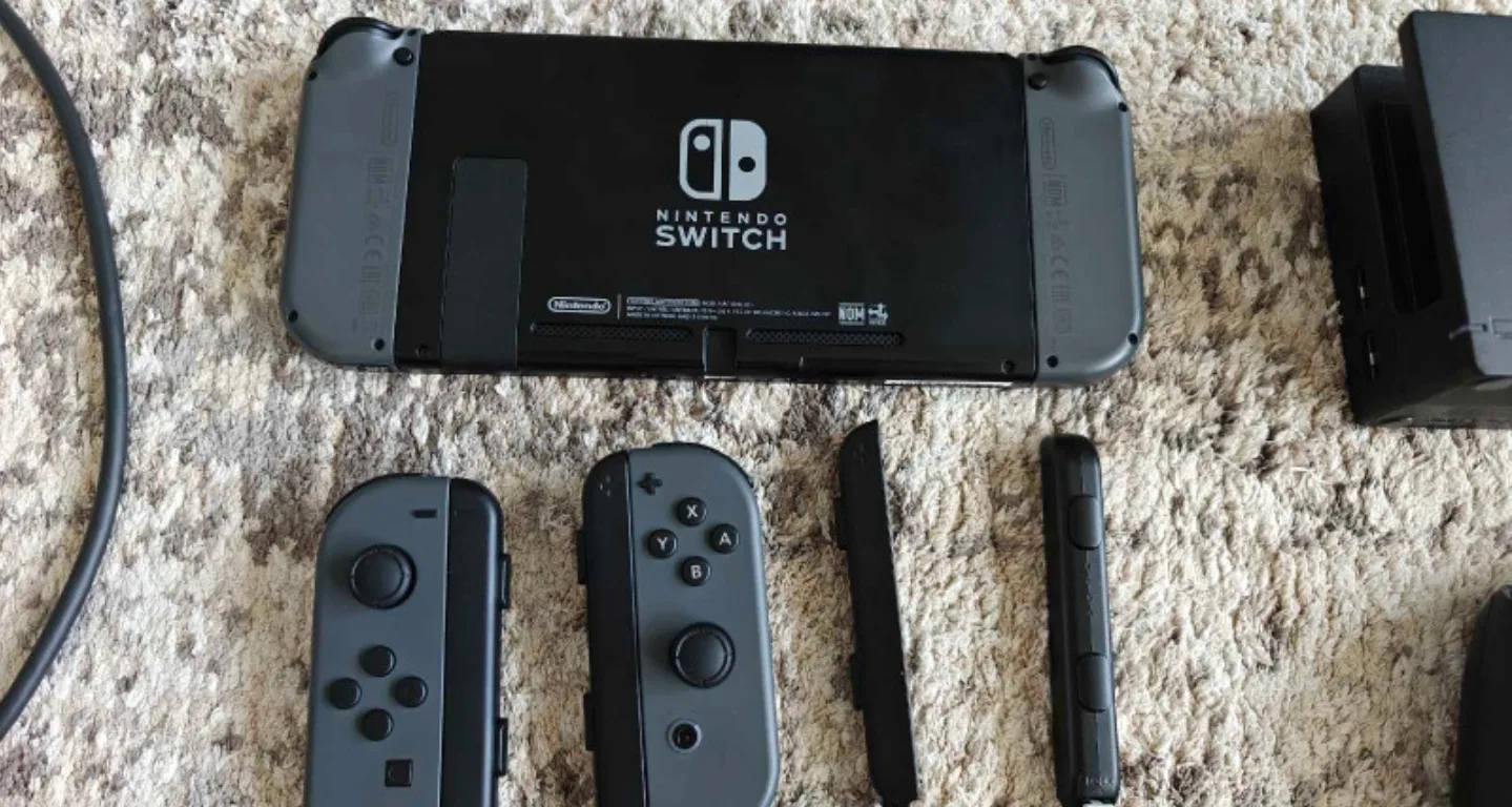 Nintendo Switch Bundle (Version 2) (like new, barely used) image indicator(2)