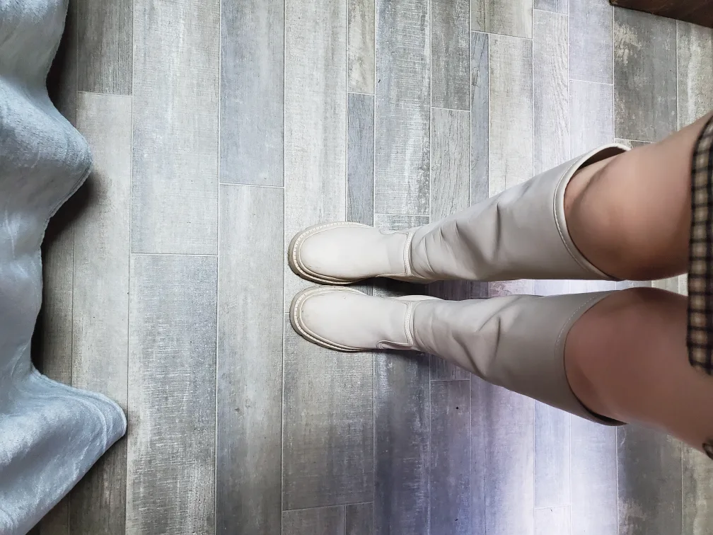 Cassietta off-white/light grey knee high boots -- Size 7 image indicator(6)