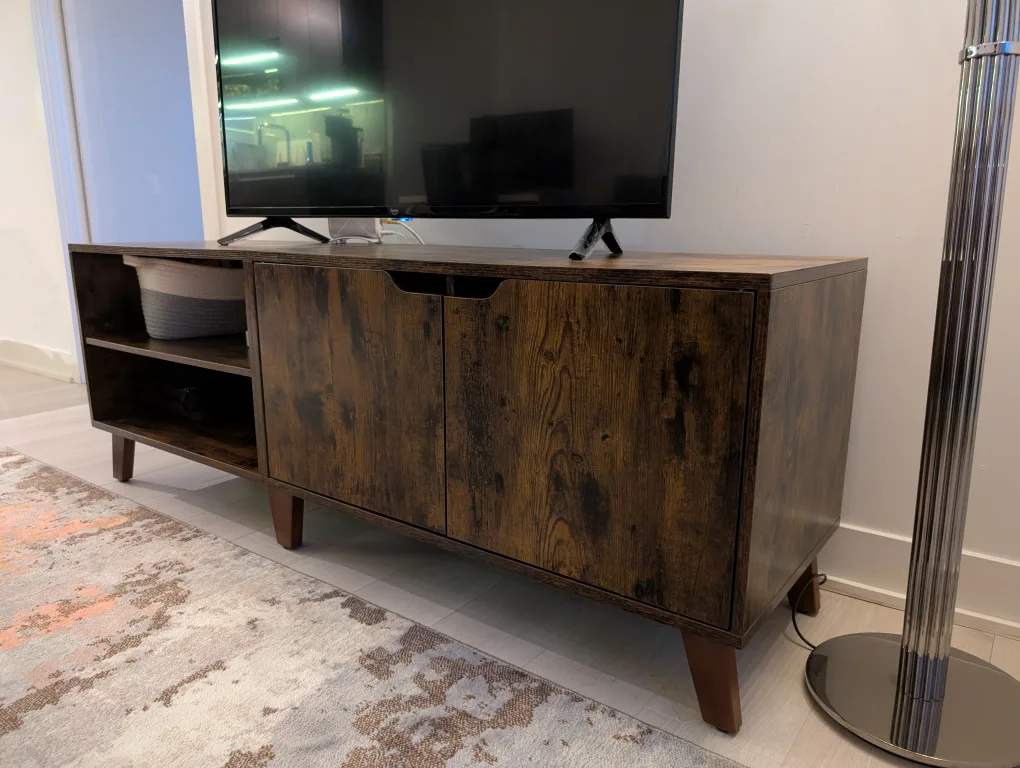 Rustic Brown TV Stand / Media Console – Excellent Condition! image indicator(2)