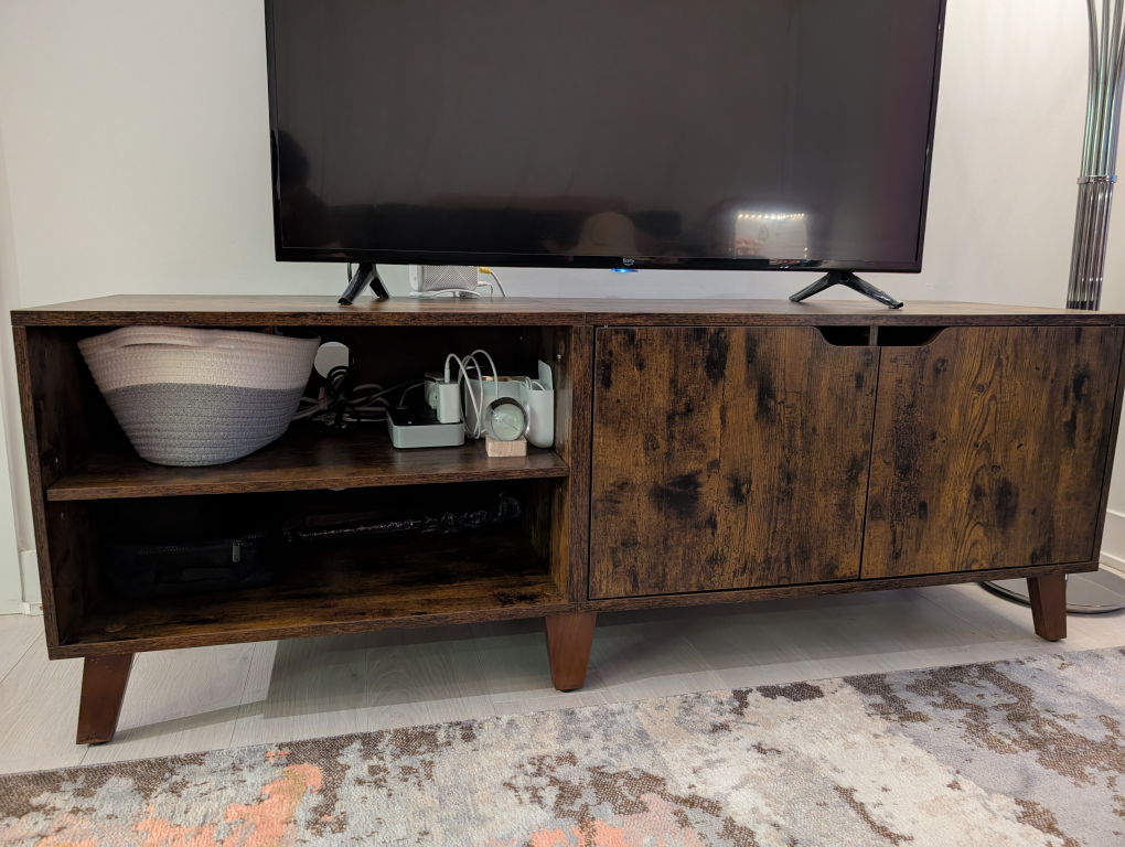 Rustic Brown TV Stand / Media Console – Excellent Condition! - photo 4