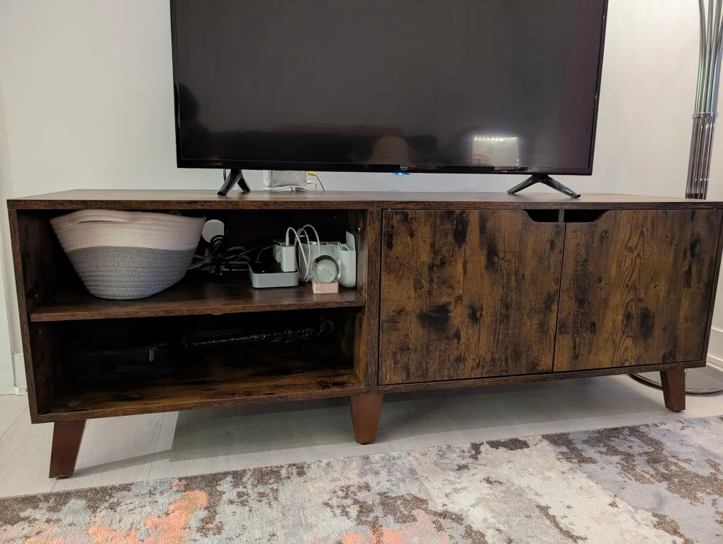 Rustic Brown TV Stand / Media Console – Excellent Condition! image indicator(4)