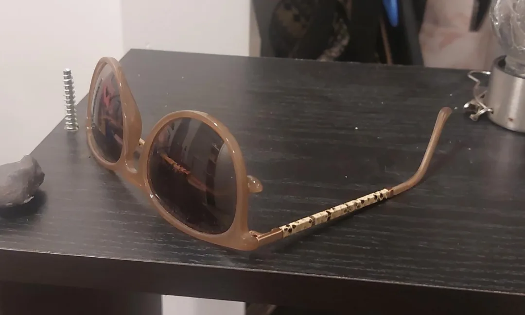 Sunglasses with patterned arms thumbnail