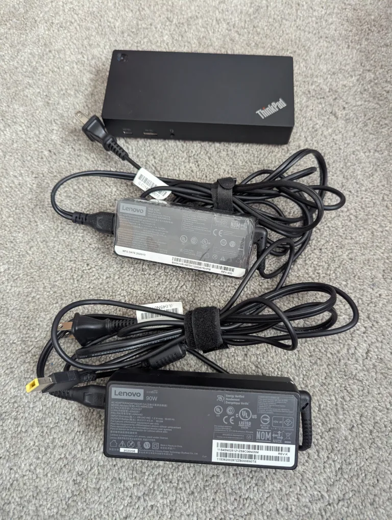 Lenovo ThinkPad Docking Station with 2 Laptop chargers thumbnail