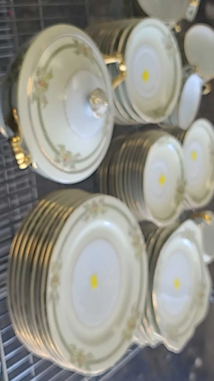 Meito China Hand Painted Tea Set image indicator(6)