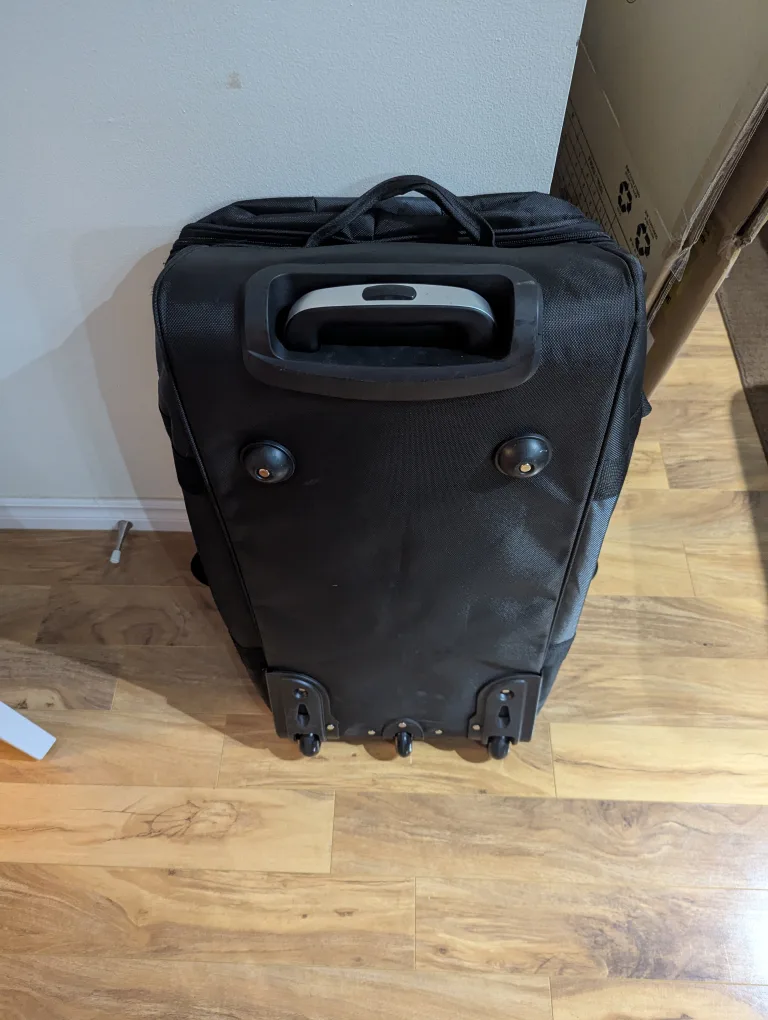 Black  and grey Rolling Duffel Bag image indicator(6)