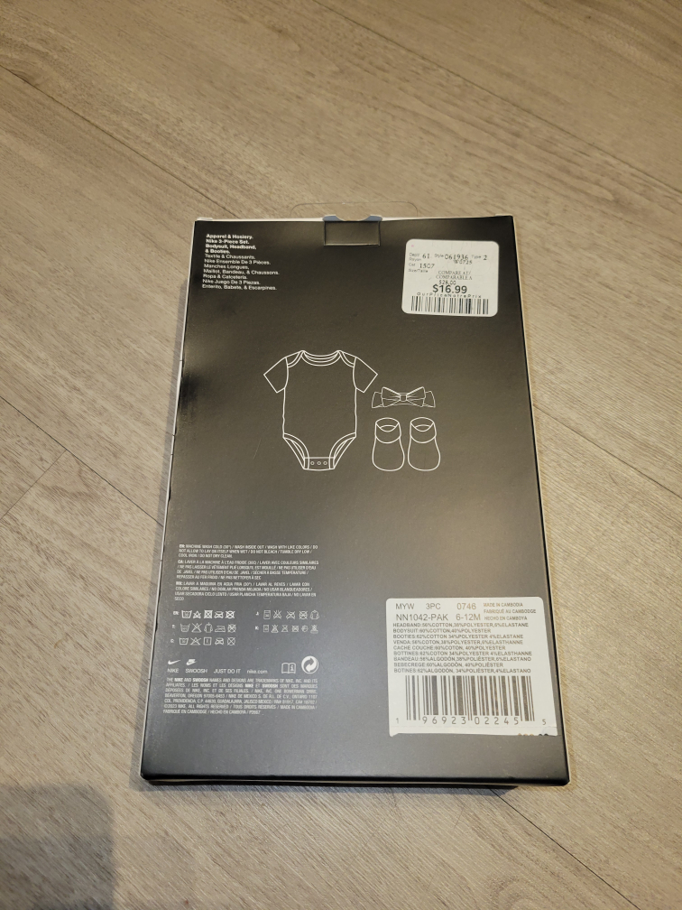Nike 3-Piece Set (6-12M) - photo 2
