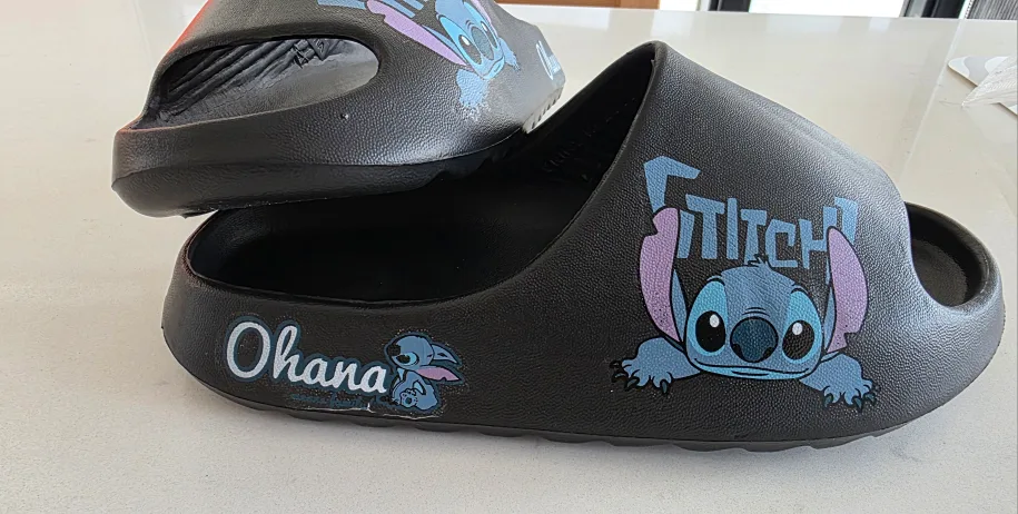 Stitch 'Ohana' Black Slides image indicator(2)