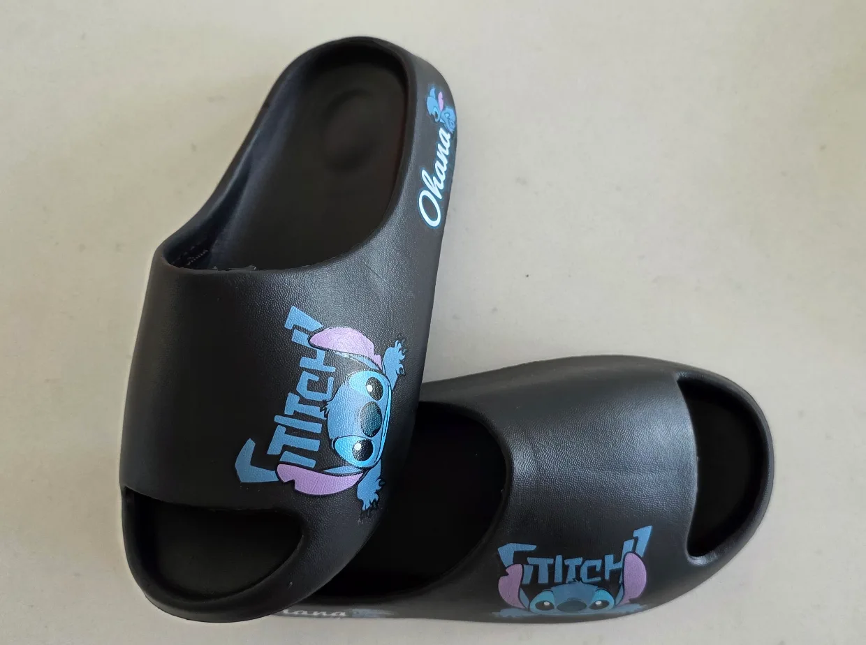 Stitch 'Ohana' Black Slides image indicator(3)