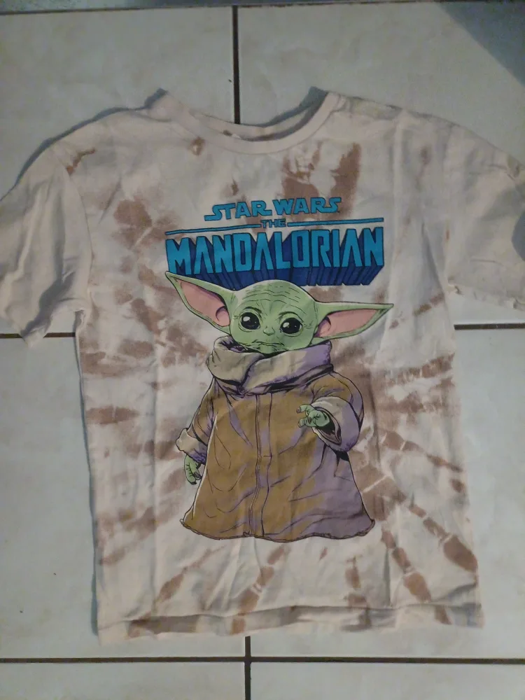 🇨🇦 Free: H&M Star Wars Mandalorian T-Shirt, Size 6-8Y thumbnail