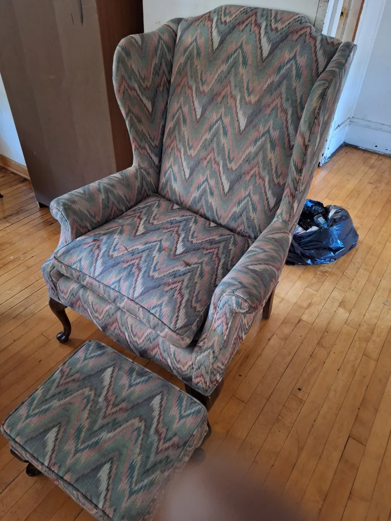 Wingback Chair with Ottoman image indicator(2)