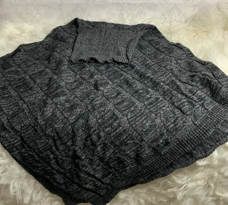 Le chateau poncho thumbnail