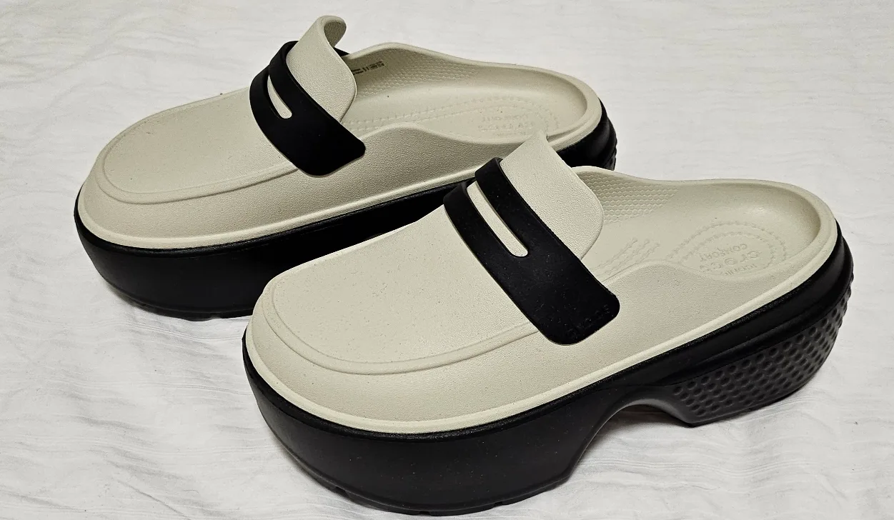 Crocs Unisex-Adult Stomp image indicator(2)