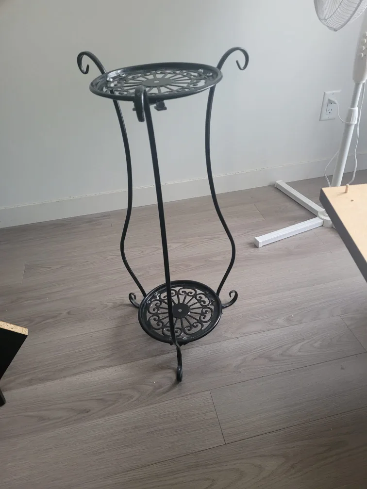 Black Metal Plant Stand thumbnail