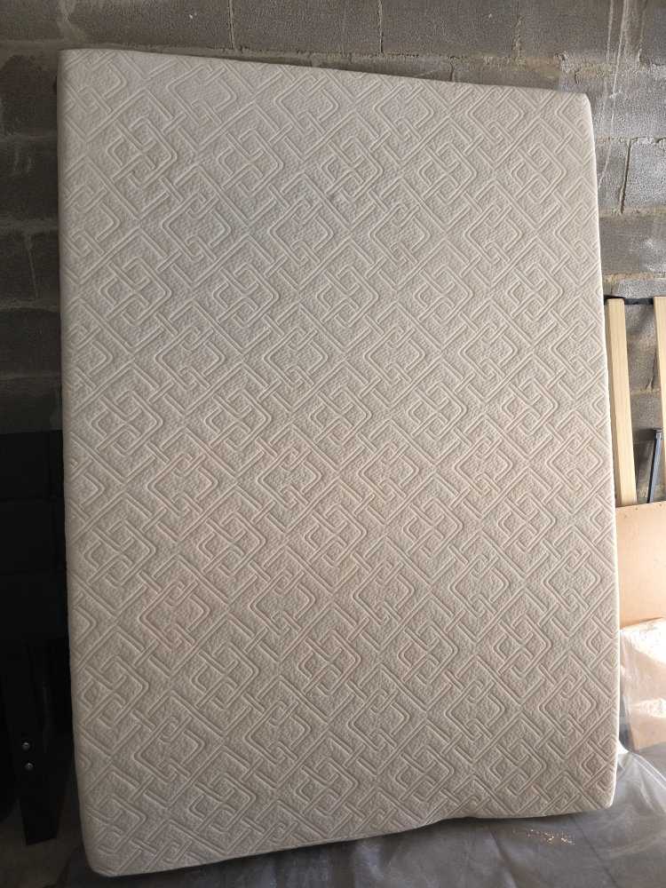 Full size bed and mattress - photo 5
