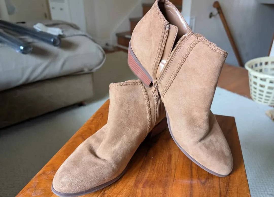 Women's Short Boots ~ Faux Suede ~ Size 9 image indicator(5)