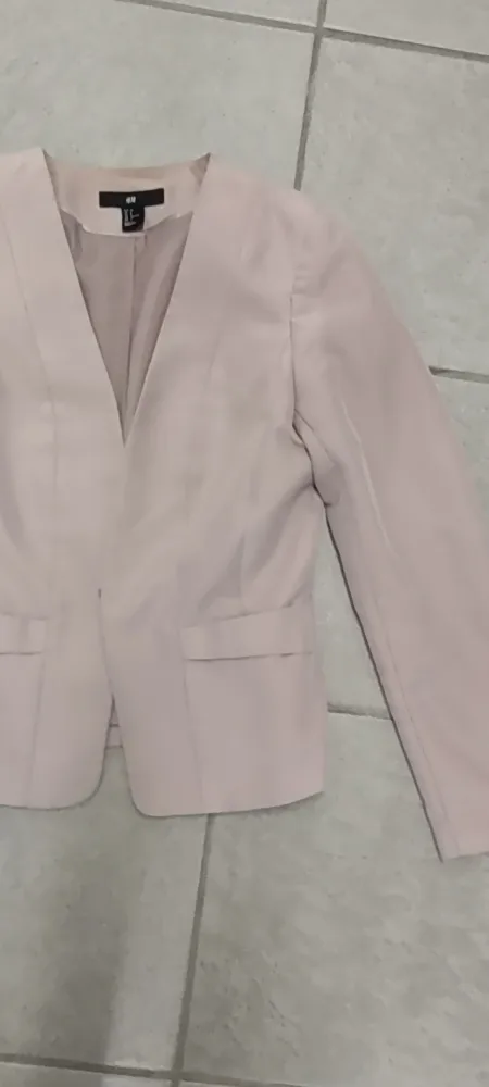 H&M Pink Blazer image indicator(3)