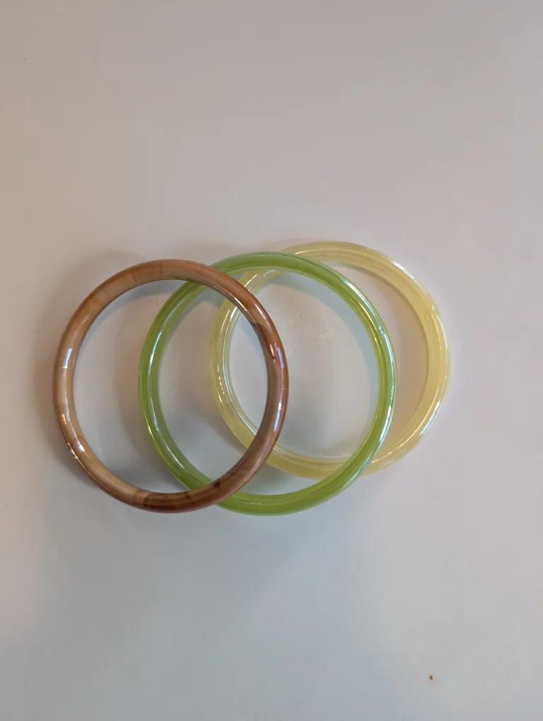 Set of 3 Glass Bangles thumbnail