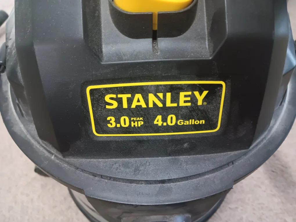 Stanley 4.0 Gallon Wet/Dry Vacuum thumbnail