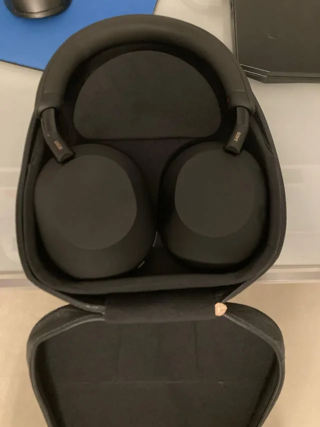 Sony WH-1000XM5 Wireless Noise Cancelling Headphones - Black thumbnail