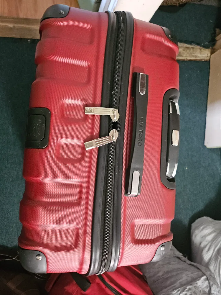 Mia Toro Italy Red Hardside Spinner Suitcase image indicator(4)