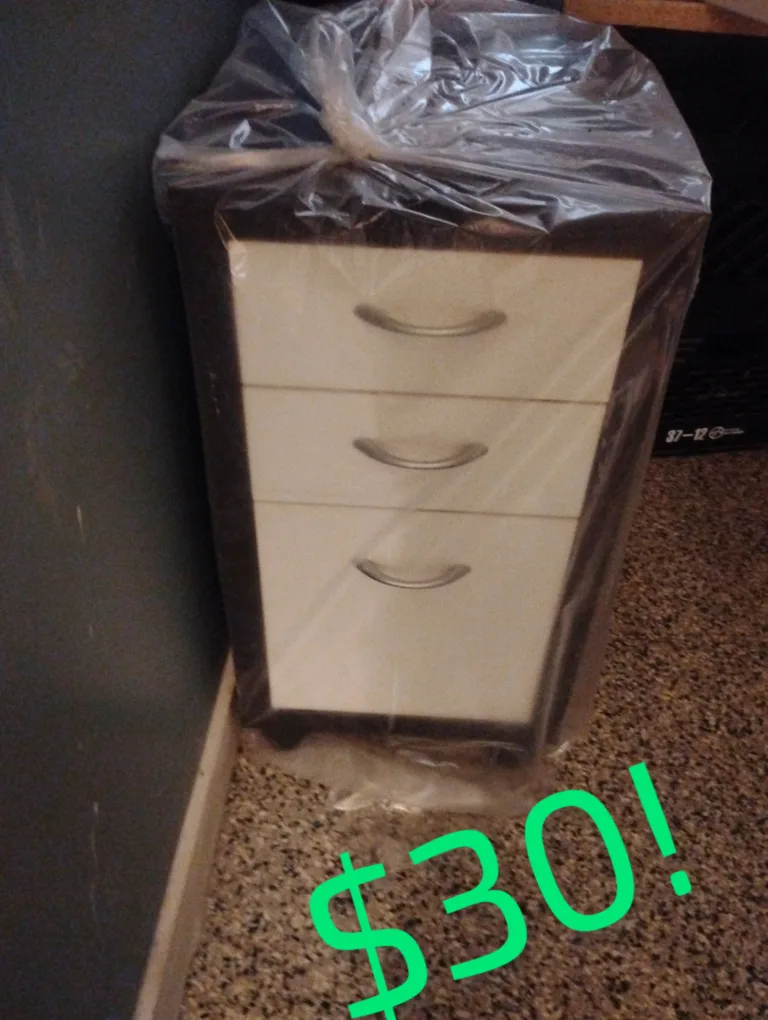 **EVERYTHING $20! MUST GO!** image indicator(5)