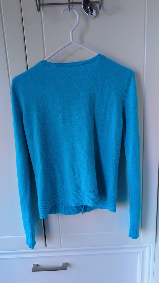 White Ruffle Blouse & Blue Cardigan - photo 3