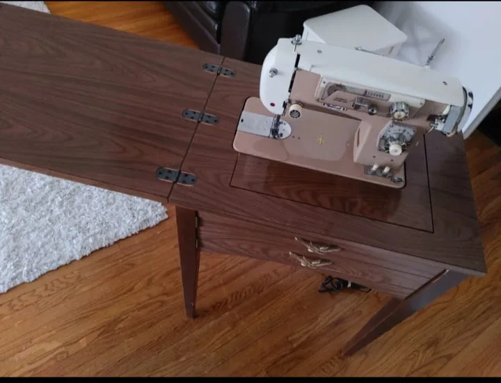 Marvel Deluxe Zigzag Sewing Machine thumbnail