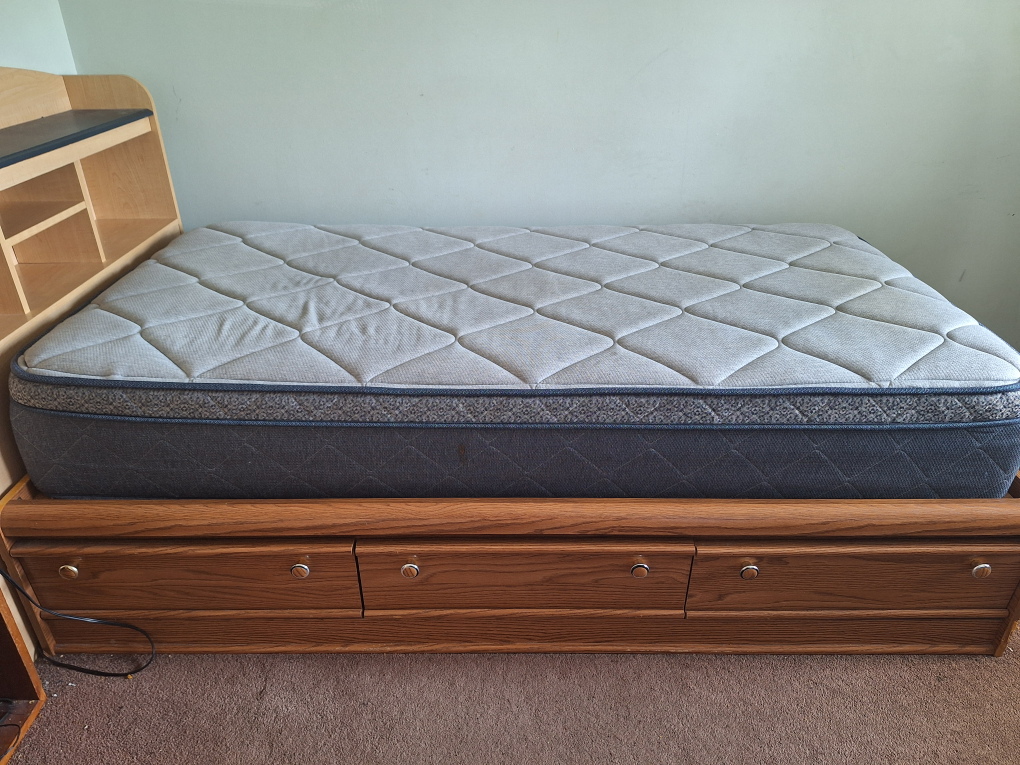 Twin Serta Mattress - photo 4