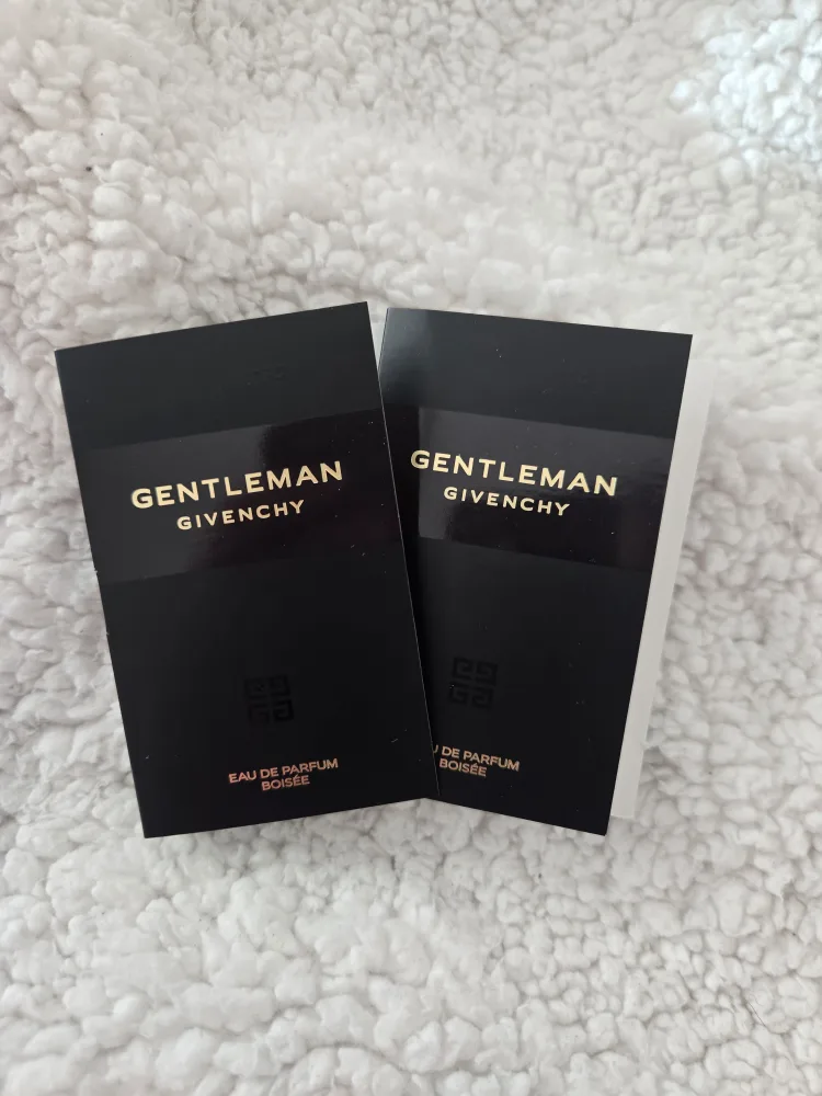 Givenchy Gentleman Boisee Eau de Parfum Travel Size thumbnail