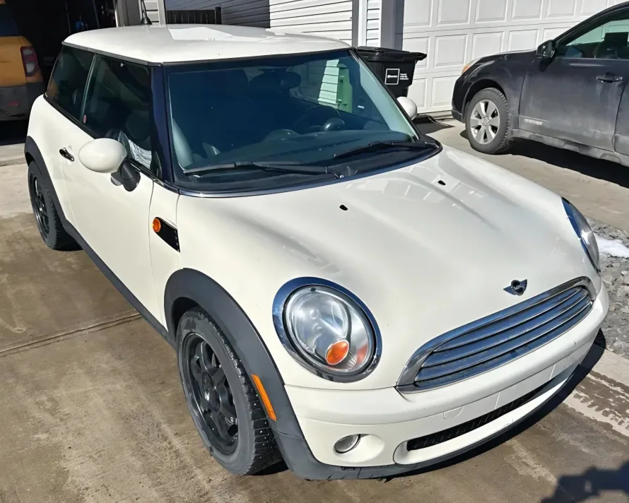 2010 MINI Cooper thumbnail