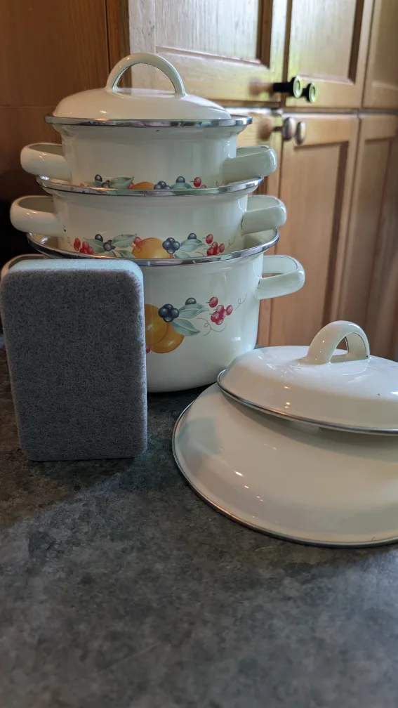 Vintage Enamelware Pot Set with Corningware Abundance Design image indicator(2)