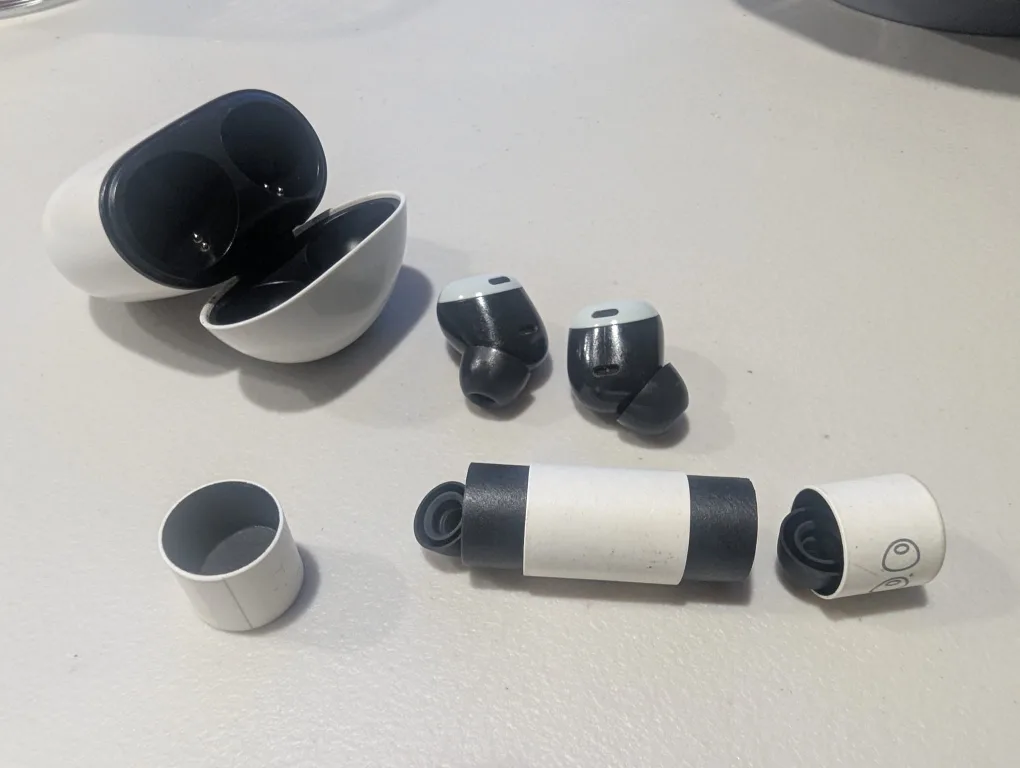 Google Pixel Buds Pro - White thumbnail