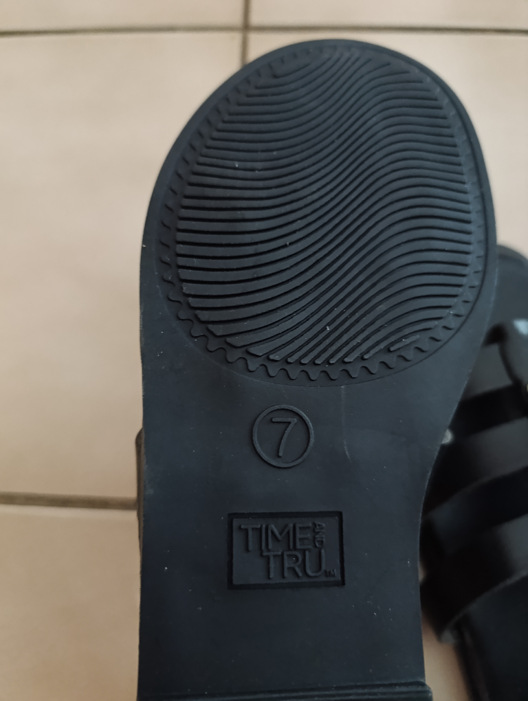 Time and Tru Black Sandals - Size 7 - photo 5