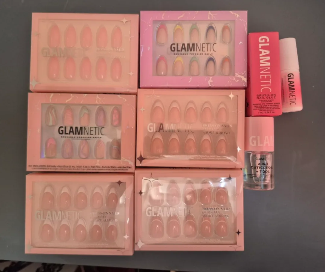 Glamnetic Press-On Nails Bundle thumbnail