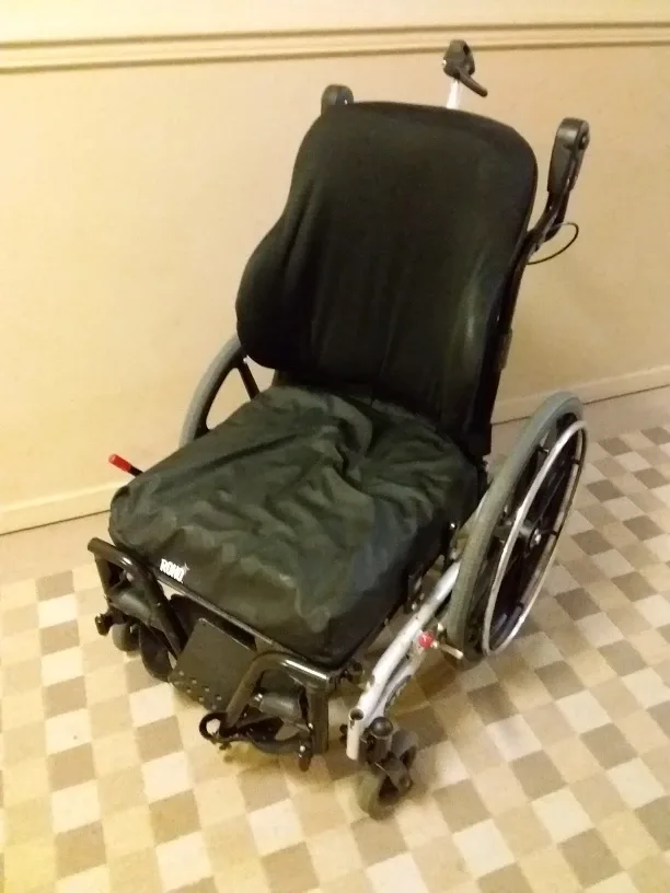 ➡️ Roho Healthcare Tilt Assist Wheelchair w / Table Attachment ♿ image indicator(8)